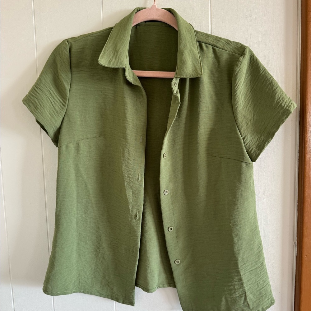 Green Short Sleeve Button-Up Shirt